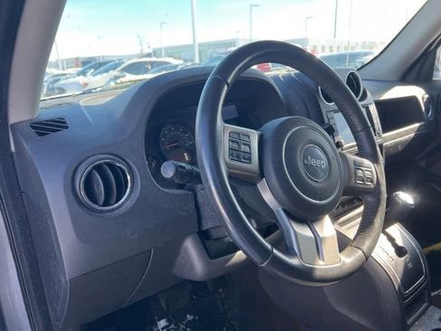 Used 2014 Jeep Patriot Latitude w/ Sun/Sound Group image 9