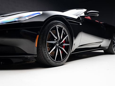Used 2019 Aston Martin DB11 Volante RWD image 79