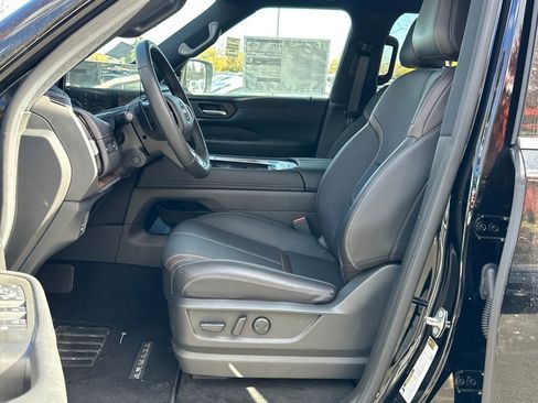 New 2025 Nissan Armada SL w/ Captain's Chari Seat Package image 9