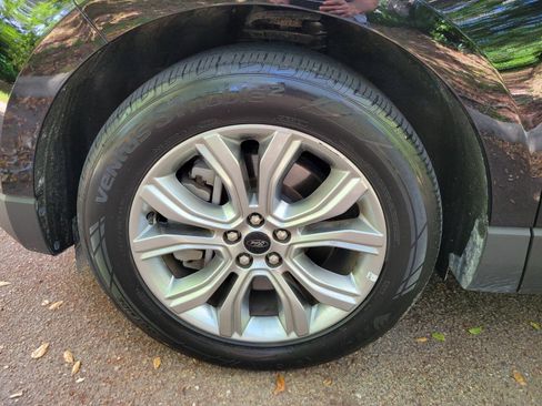 Used 2024 Ford Edge Titanium AWD/4WD image 16