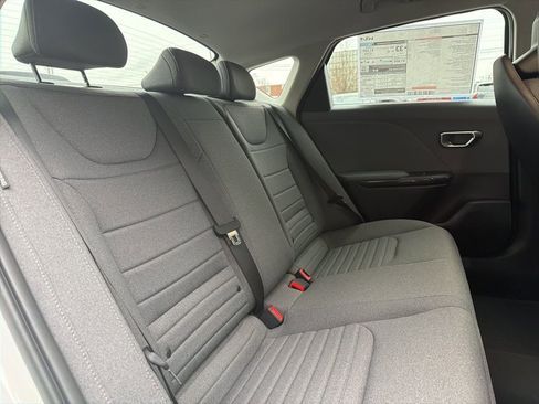 New 2025 Kia K4 EX image 16
