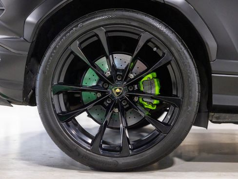 Used 2022 Lamborghini Urus image 25