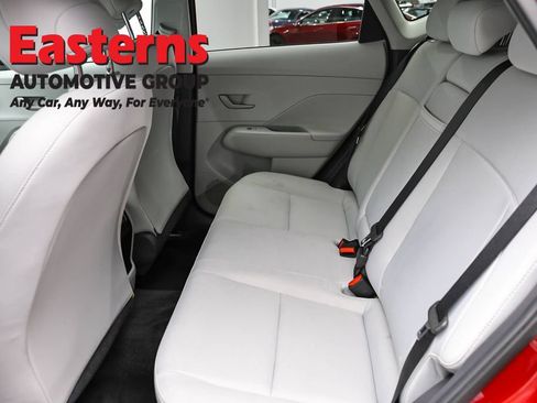 Used 2025 Hyundai Kona SEL FWD image 21