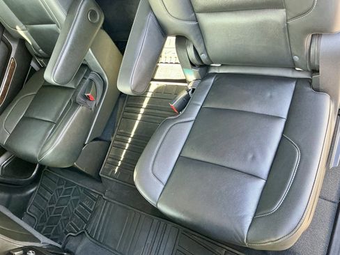 Used 2020 Chevrolet Suburban LT w/ Luxury Package image 29