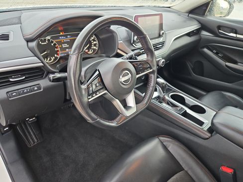 Used 2024 Nissan Altima 2.5 SR FWD image 11