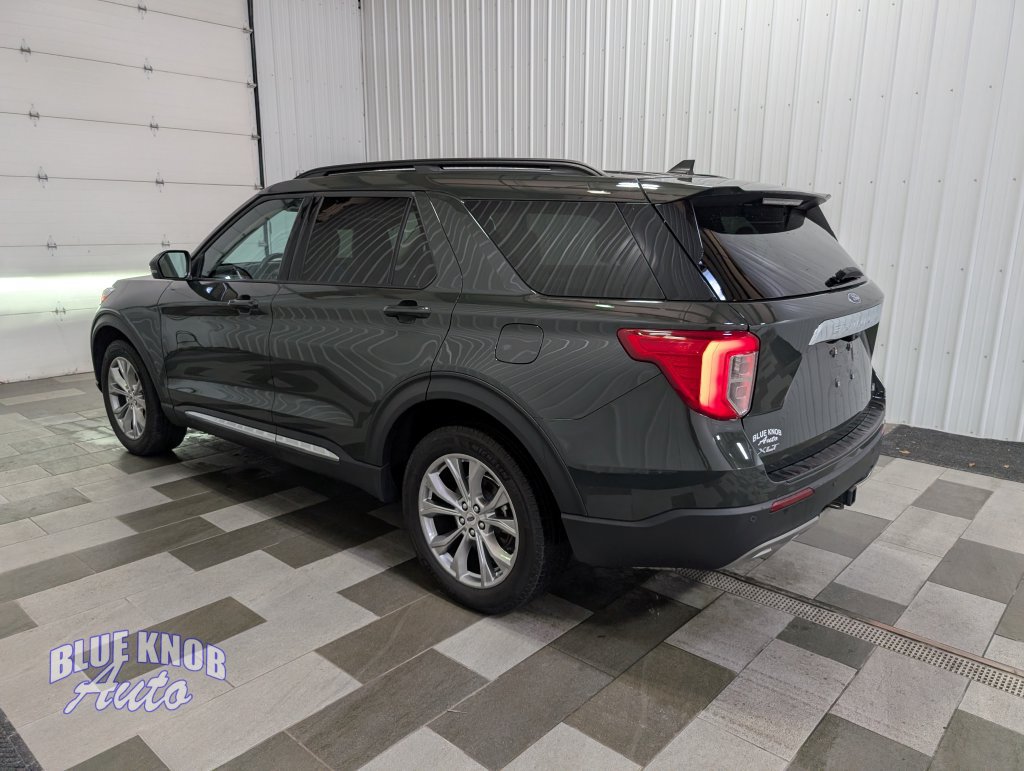 Used 2024 Ford Explorer XLT w/ Equipment Group 202A AWD/4WD image 2