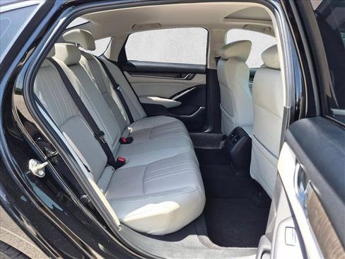 Used 2018 Honda Accord Touring image 20