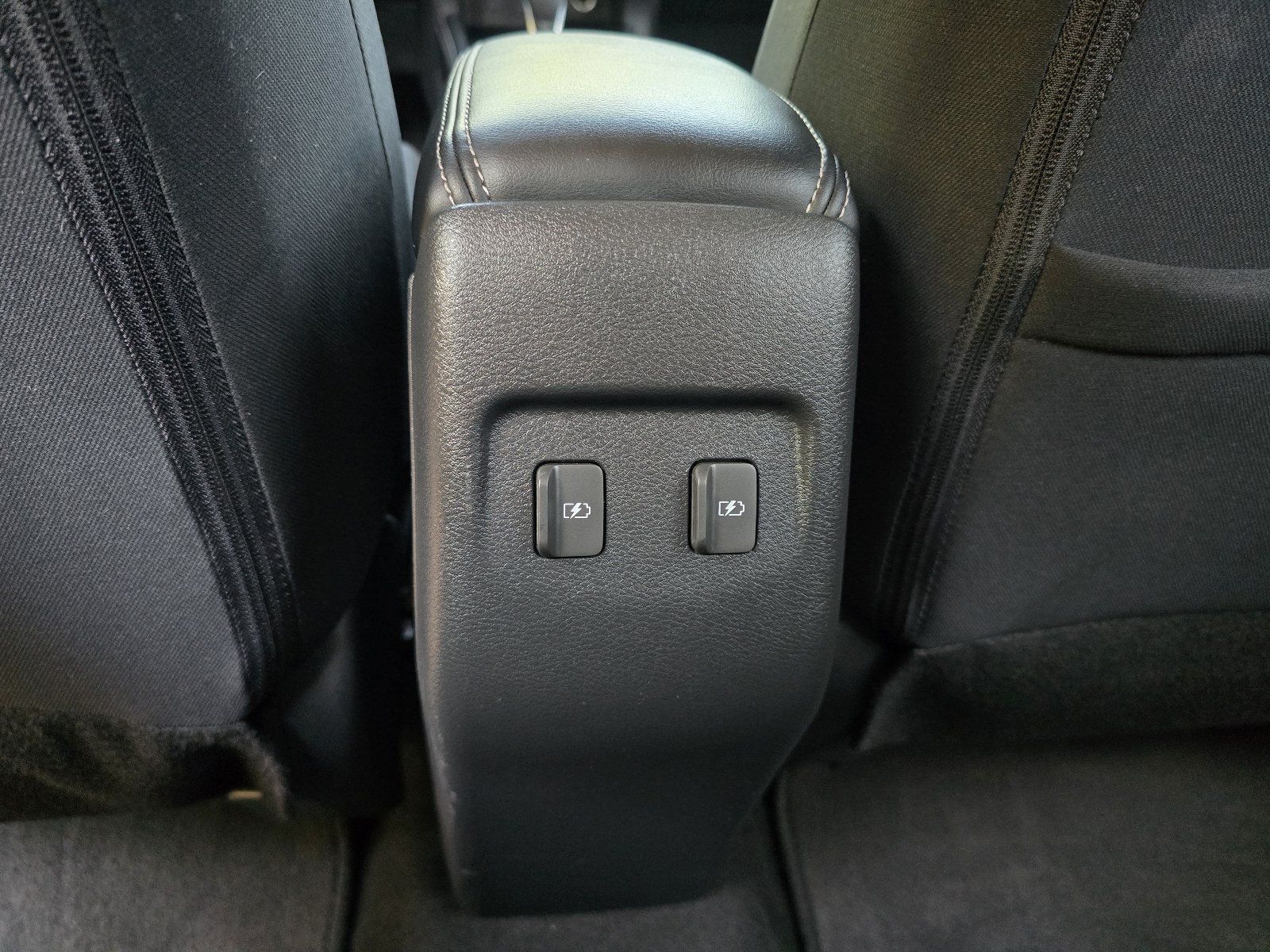 Used 2024 Nissan Kicks SV FWD image 24
