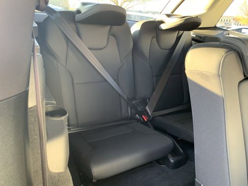 Used 2025 Volvo XC90 B5 Plus image 33