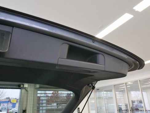 Used 2022 Volkswagen Tiguan SE image 14