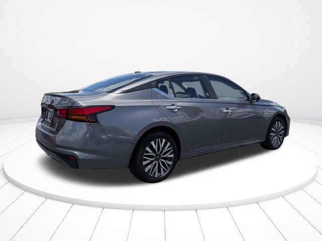Used 2024 Nissan Altima 2.5 SV FWD image 4