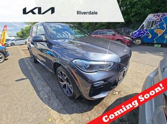 Used 2021 BMW X5 M50i w/ Executive Package AWD/4WD video 1