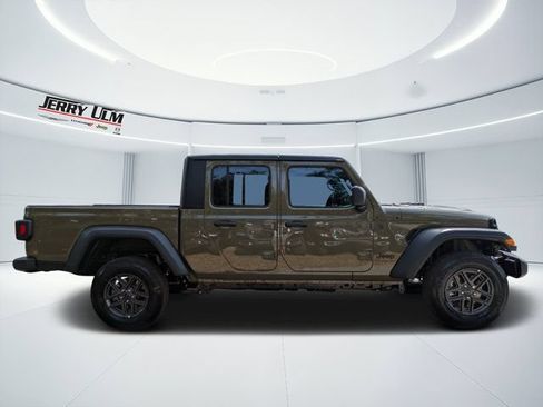 New 2026 Jeep Gladiator Sport AWD/4WD image 2