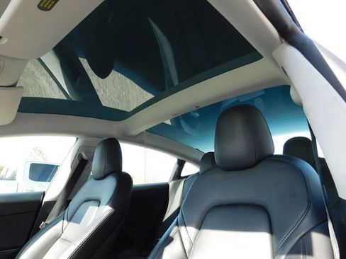 Used 2022 Tesla Model 3 Long Range image 17