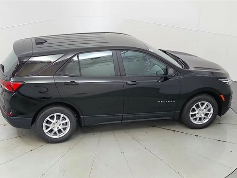 Used 2023 Chevrolet Equinox LS w/ Driver Confidence II Package image 39