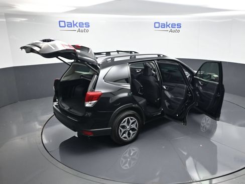 Used 2023 Subaru Forester Premium AWD/4WD image 59