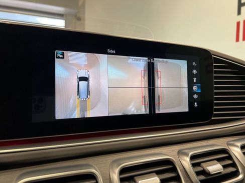 Used 2021 Mercedes-Benz Maybach GLS 600 4MATIC image 31