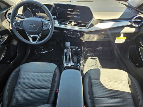 New 2026 Chevrolet Trax LT w/ Midnight Edition FWD image 19