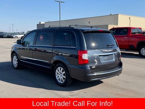 Used 2013 Chrysler Town & Country Touring image 7