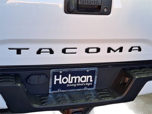 Used 2019 Toyota Tacoma TRD Sport image 29