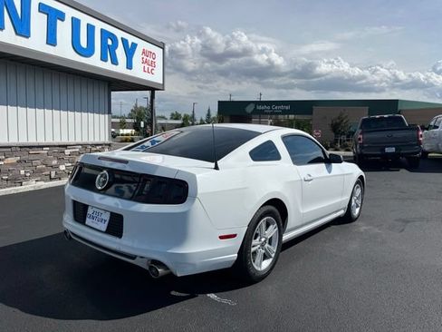 Used 2014 Ford Mustang Coupe RWD image 15