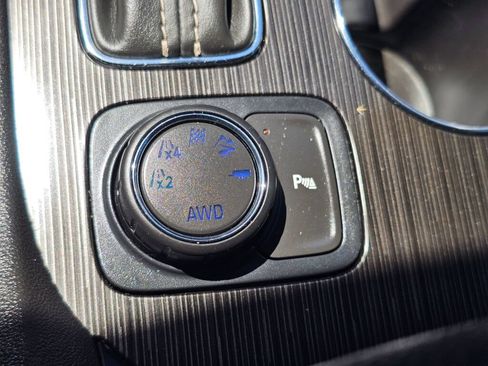 Used 2018 GMC Acadia SLT AWD/4WD image 24