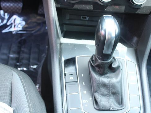 Used 2019 Volkswagen Tiguan S FWD image 15
