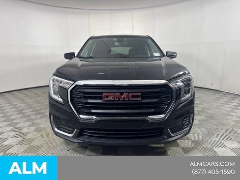 Used 2024 GMC Terrain SLE AWD/4WD image 2