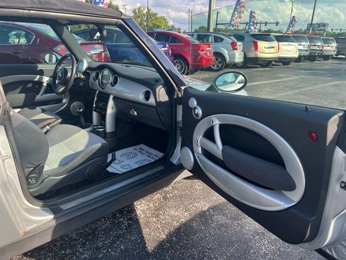 Used 2005 MINI Cooper Convertible image 11