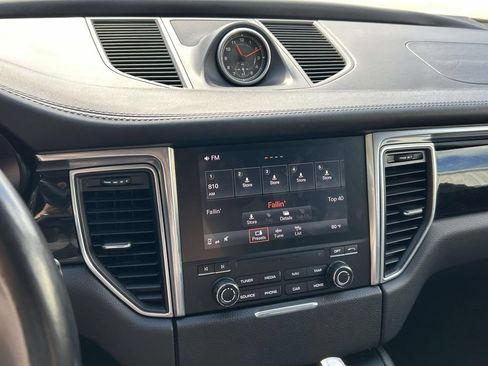 Used 2017 Porsche Macan GTS AWD/4WD image 23