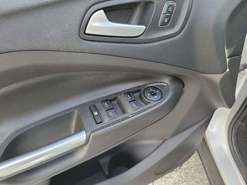 Used 2018 Ford Escape SE image 14