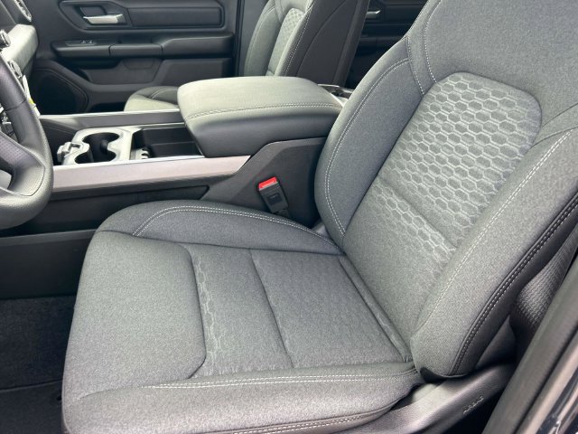 New 2027 RAM 1500 Express AWD/4WD image 22