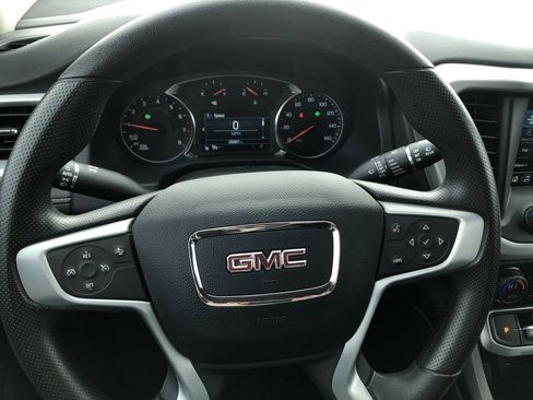 Used 2023 GMC Acadia SLE w/ Driver Convenience Package image 17