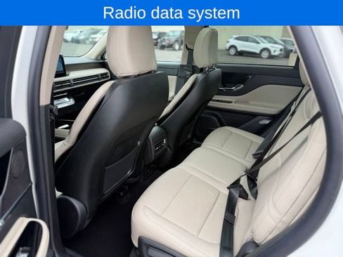 Used 2025 Lincoln Corsair Reserve AWD/4WD image 12
