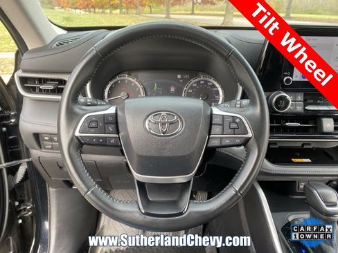 Used 2024 Toyota Highlander XLE image 19