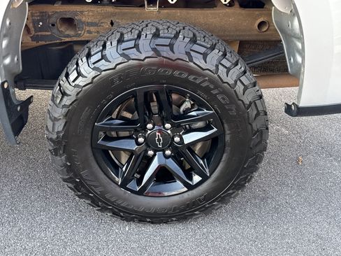 Used 2020 Chevrolet Silverado 1500 Custom Trail Boss w/ Custom Convenience Package image 20