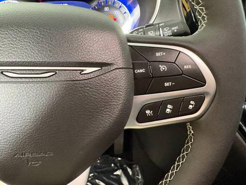 New 2027 Chrysler Pacifica Select FWD image 24