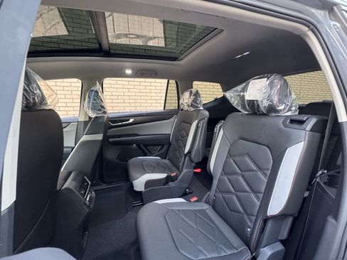 New 2026 Volkswagen Atlas Peak Edition AWD/4WD image 14