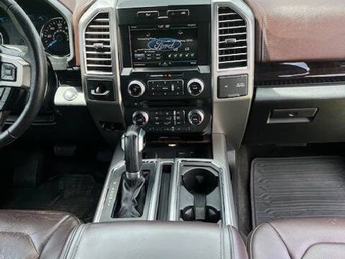 Used 2015 Ford F150 Platinum w/ Equipment Group 701A Luxury RWD image 10