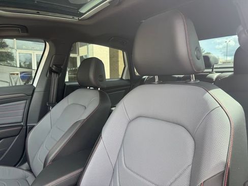 New 2026 Volkswagen Jetta GLI Autobahn FWD image 8