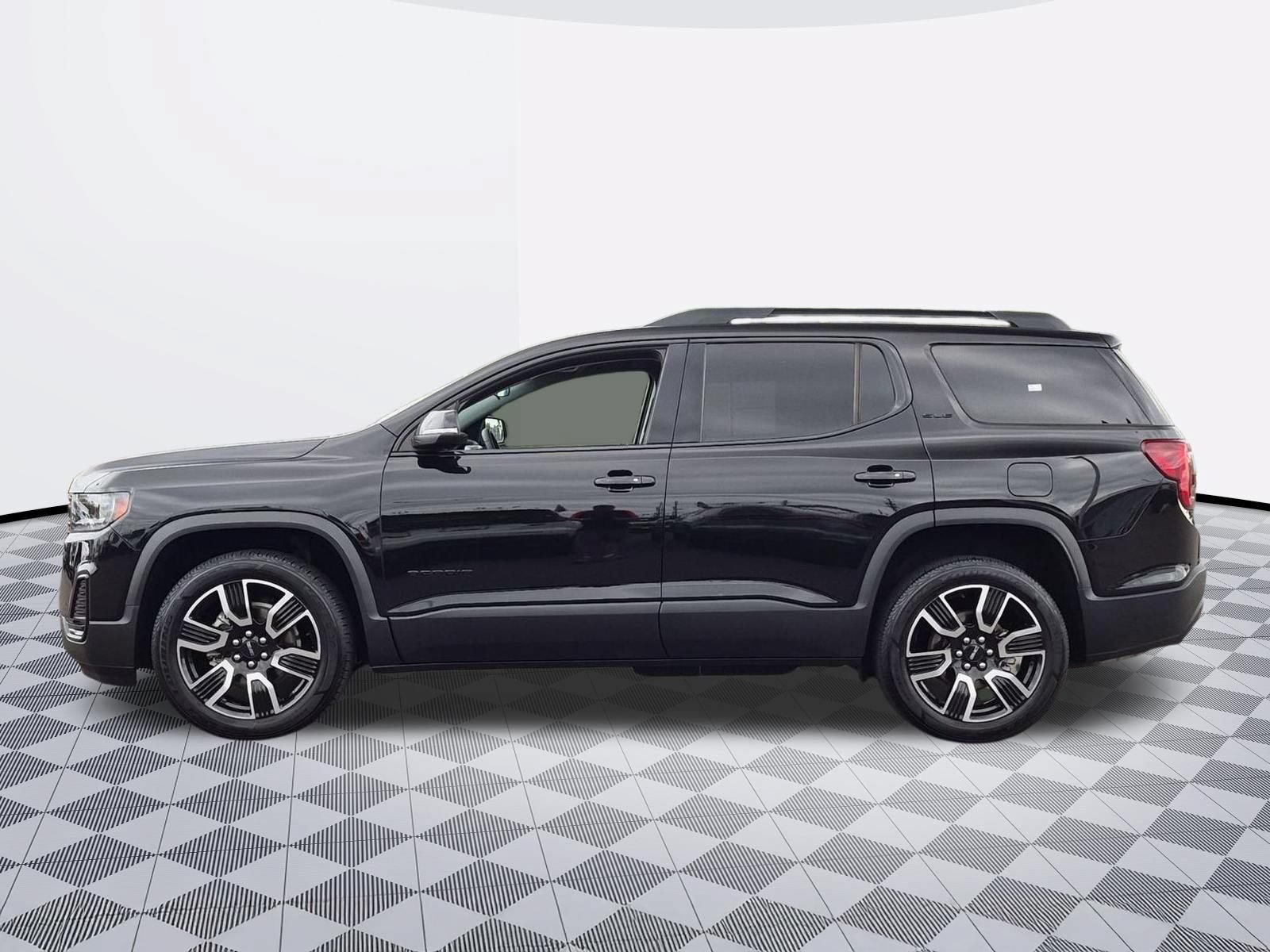 Certified 2021 GMC Acadia SLE w/ Driver Convenience Package FWD image 4