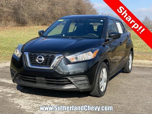 Used 2020 Nissan Kicks S image 3