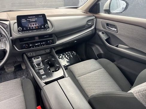 Used 2023 Nissan Rogue SV image 14