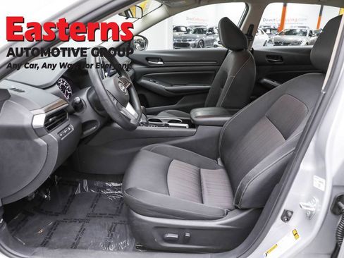 Used 2024 Nissan Altima 2.5 SV image 14