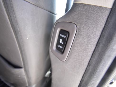 Used 2017 Honda Odyssey EX-L image 18