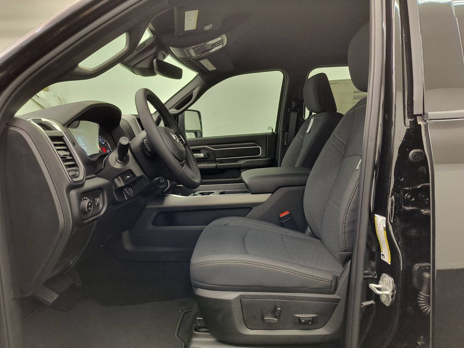 New 2026 RAM 3500 Big Horn AWD/4WD image 5
