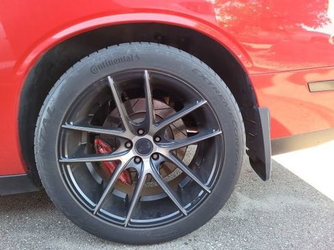 Used 2010 Dodge Challenger SRT8 RWD image 8