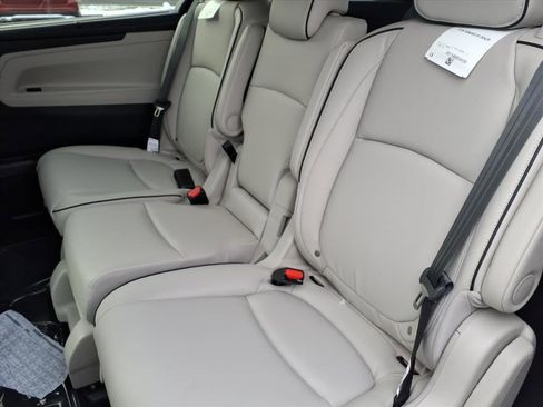 New 2026 Honda Odyssey Touring image 7