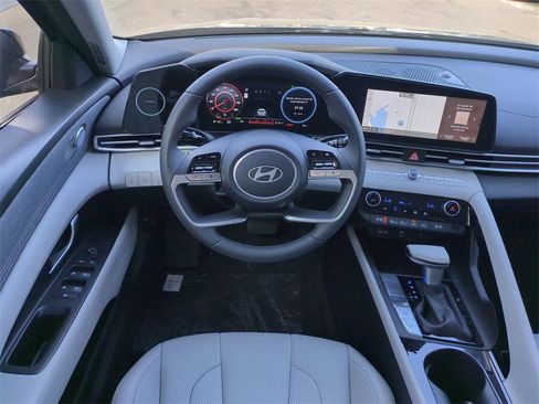 New 2026 Hyundai Elantra Limited image 17