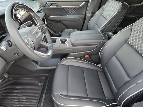 New 2026 GMC Acadia Denali w/ Super Cruise Package FWD image 8